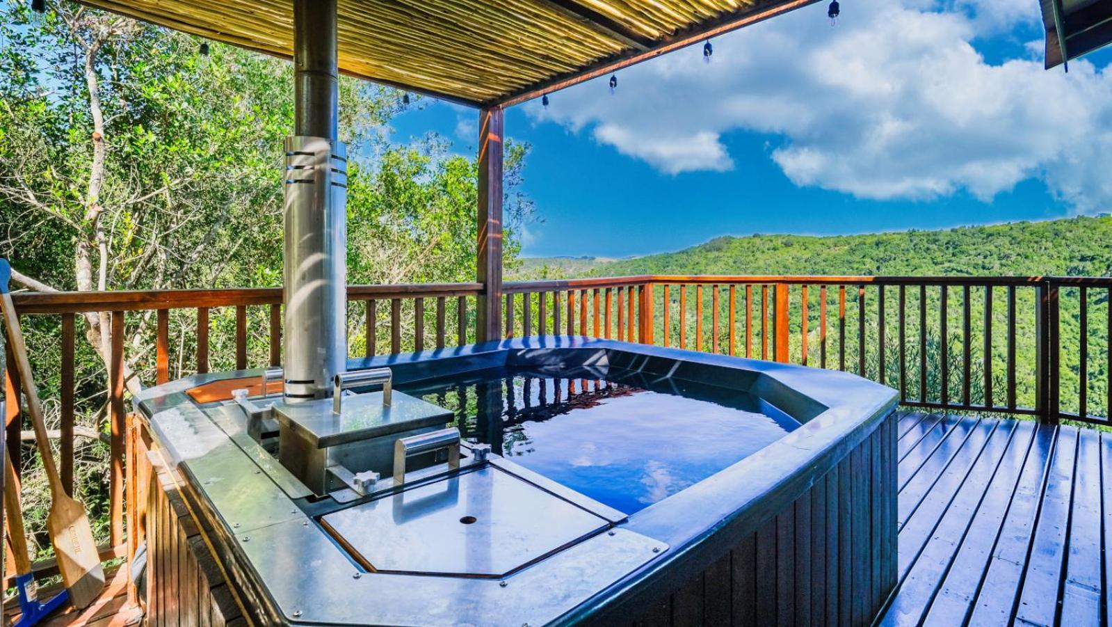 Teniqua Treetops Luxury tent